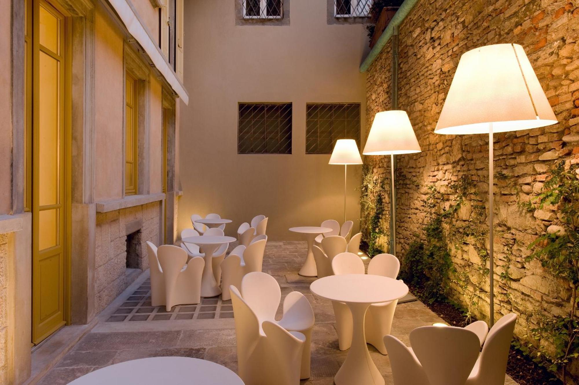 Petronilla - Hotel In Bérgamo Exterior foto